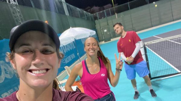 luisa-stefani-vai-as-quartas-de-duplas-do-wta-500-de-abu-dhabi