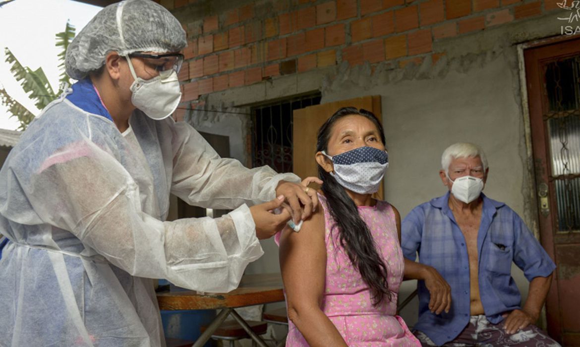 casos-de-covid-19-entre-indigenas-chegam-a-44.680,-diz-apib
