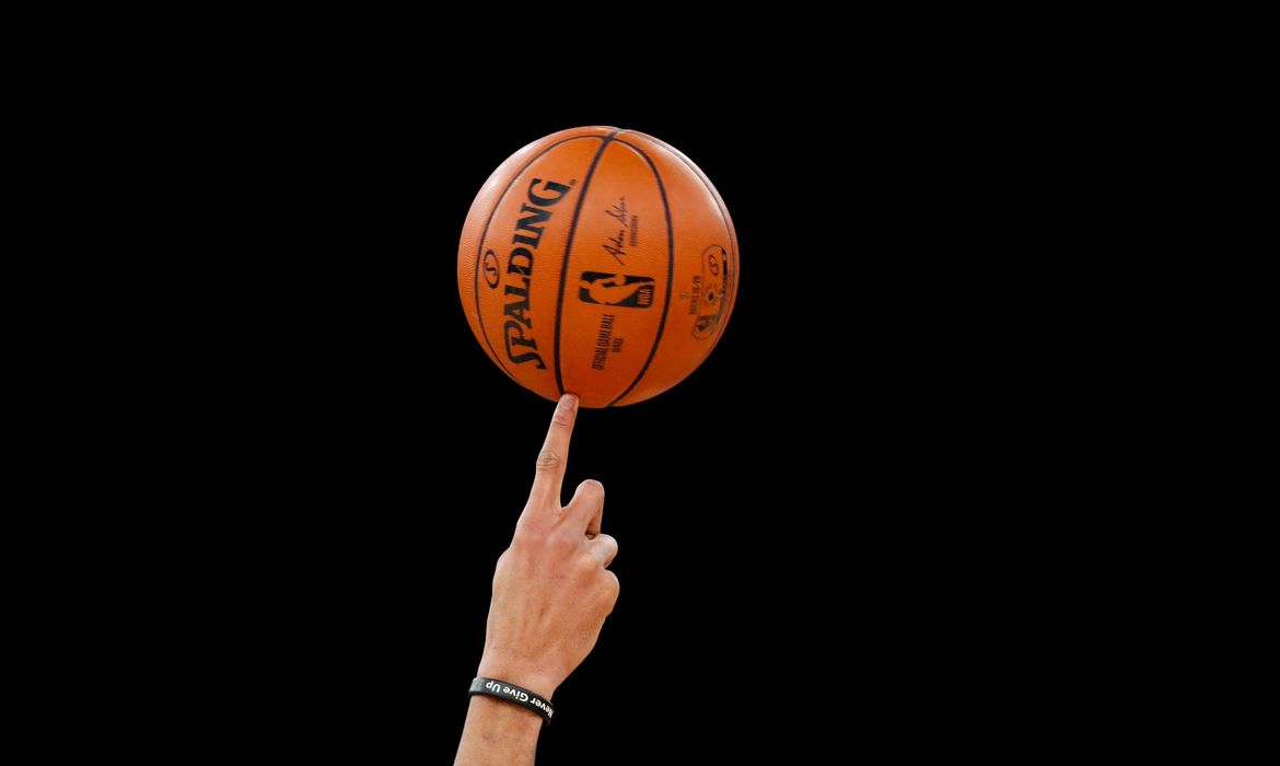 nba-adia-partida-entre-orlando-magic-e-boston-celtics