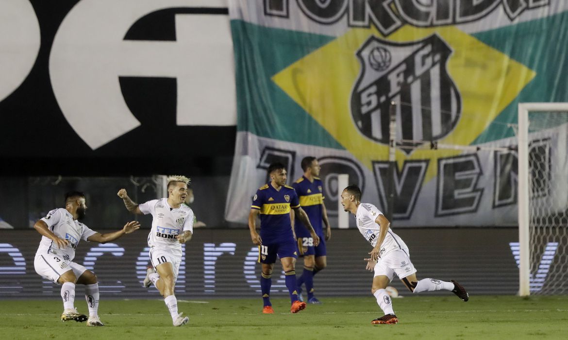 santos-atropela-boca-e-garante-final-brasileira-na-libertadores