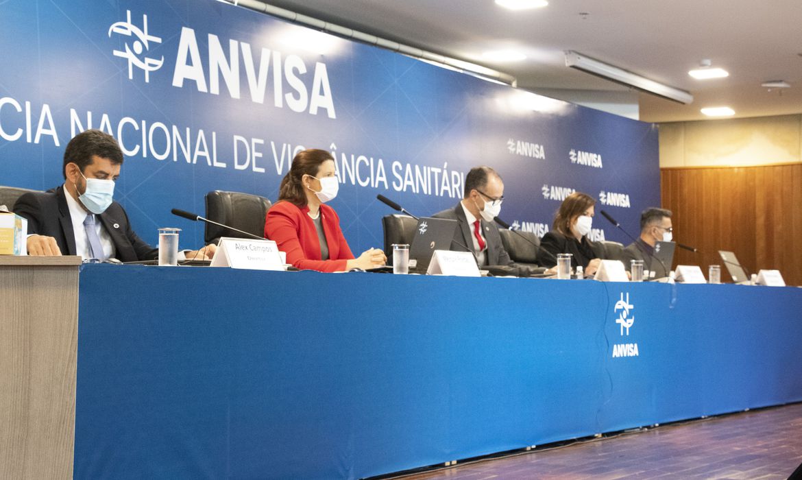 area-tecnica-da-anvisa-recomenda-uso-emergencial-da-coronavac