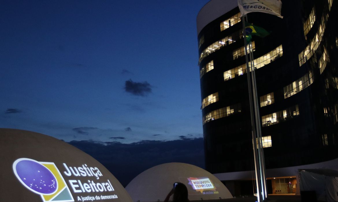 prefeitos-tomam-posse-em-cerimonias-restritas-com-transmissao-ao-vivo