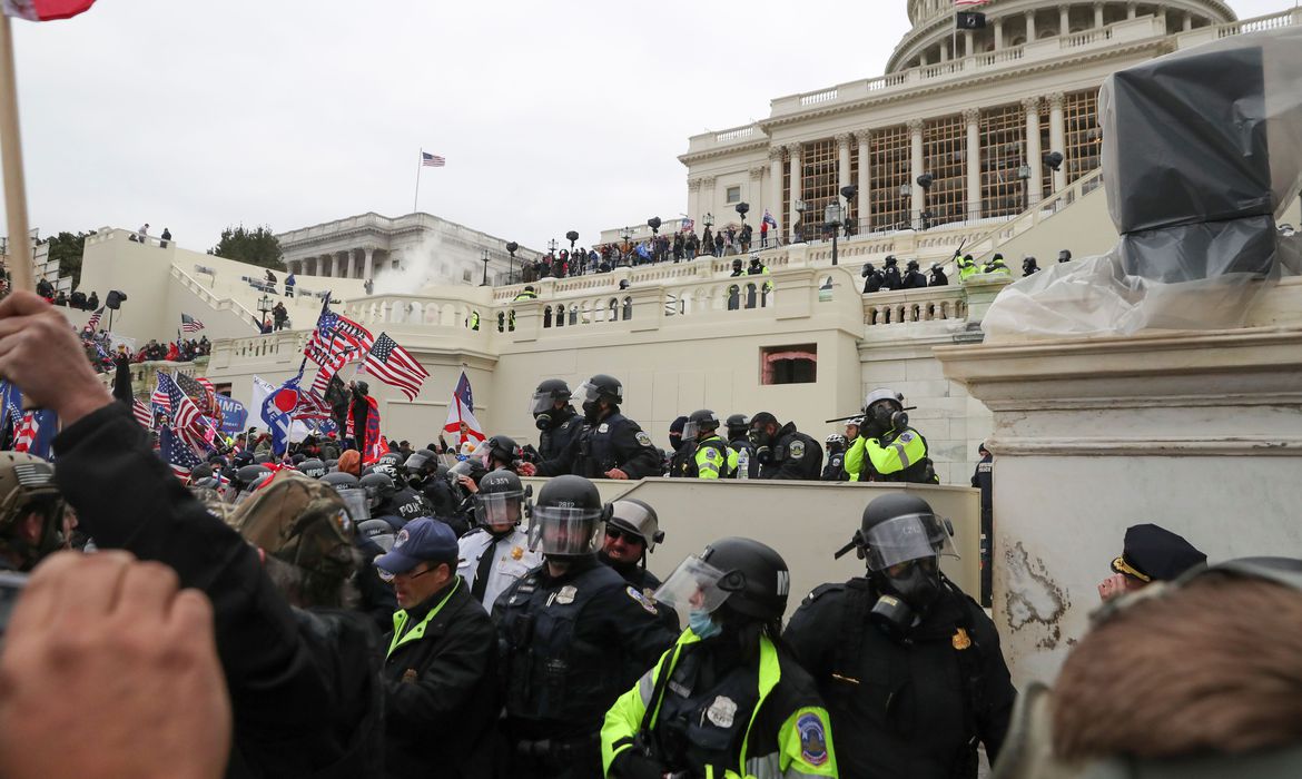 autoridades-se-manifestam-sobre-invasao-do-congresso-norte-americano