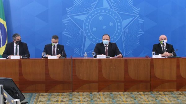 governo-detalha-informacoes-sobre-aquisicao-de-vacinas