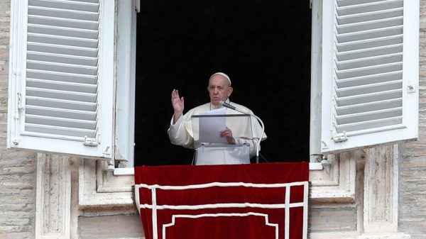 papa-francisco-passa-por-cirurgia-e-reage-bem-a procedimento