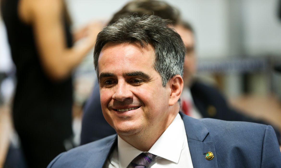 senador-ciro-nogueira-assumira-comando-da-casa-civil,-diz-presidente