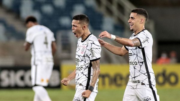 com-forca-da-base,-corinthians-vence-cuiaba-fora-de-casa