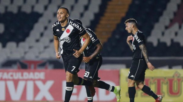 Vasco derrota Vila nova no estádio do São Januario