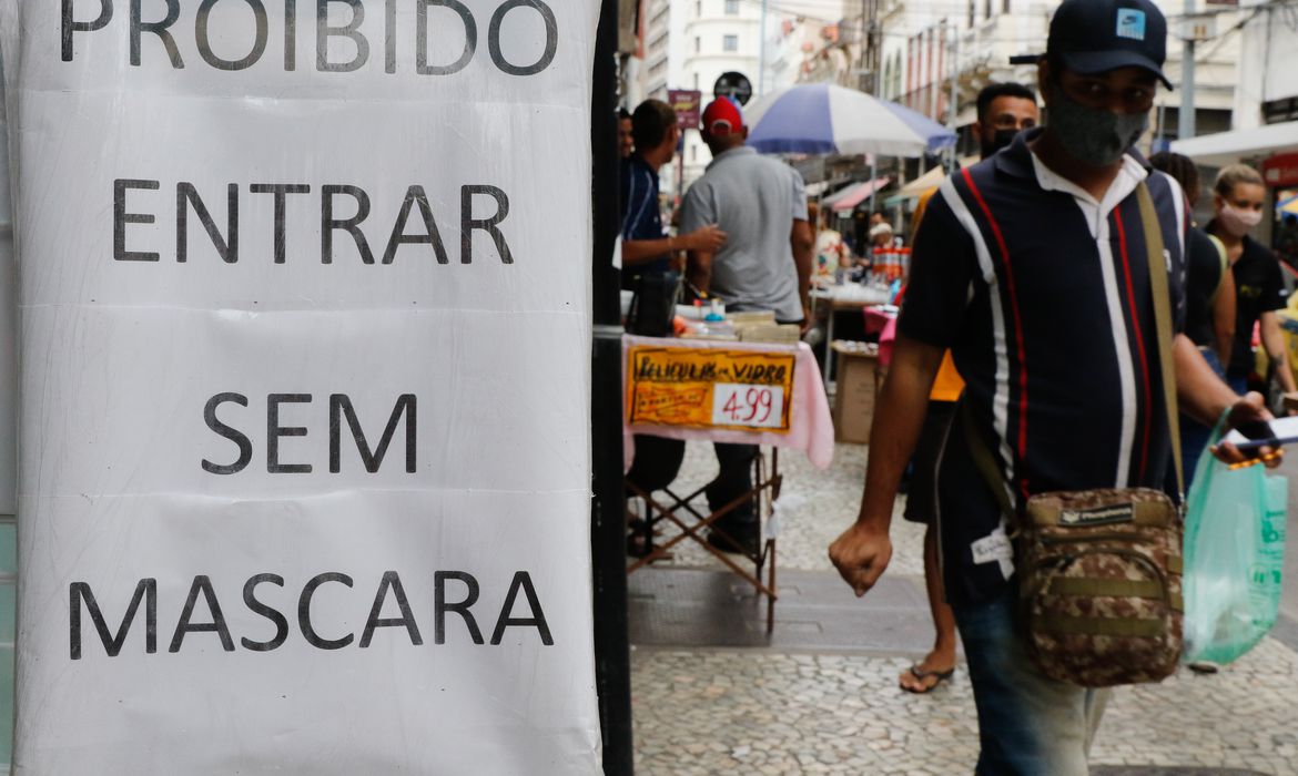 covid-19:-brasil-registra-44.592-casos-e-265-mortes-em-24-horas