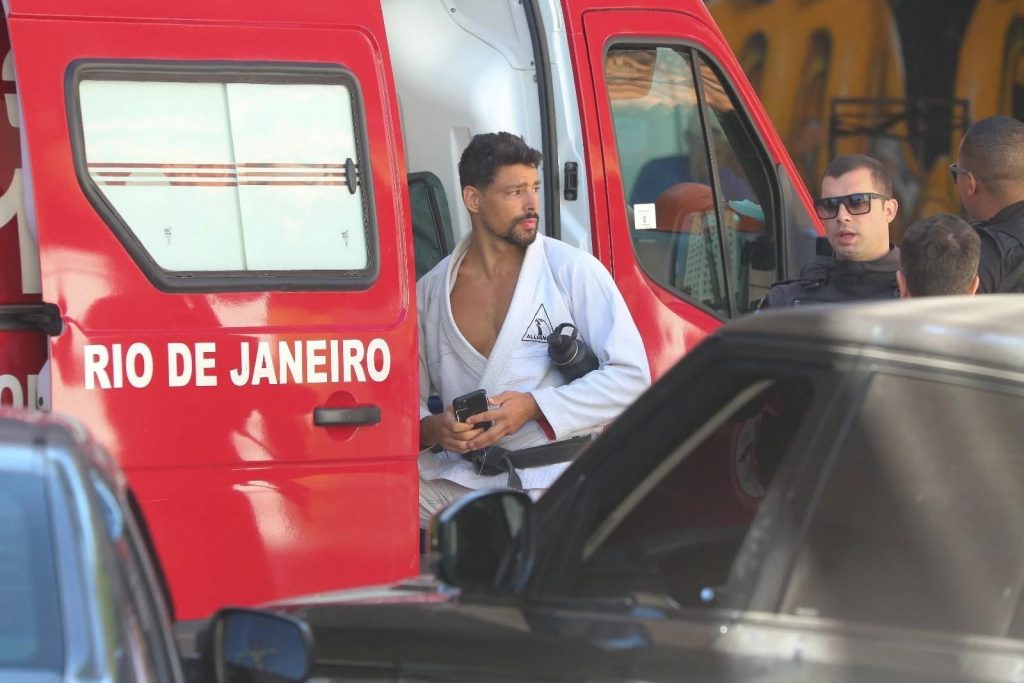 Cauã Reymond sofre acidente na Barra da Tijuca (Fotos: Dilson Silva/ AgNews)