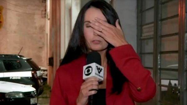 Repórter Vanessa Medeiros teve uma queda de pressão e desmaiou ao vivo; (TV Tribuna/Reprodução)