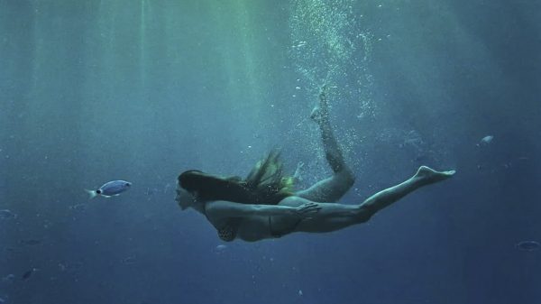 Romana Novais encanta seguidores com belo registro debaixo d'água (Instagram)