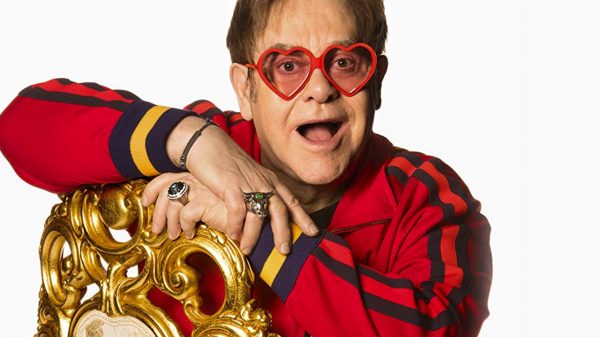 Elton John sofre acidente em sua casa em Nice, na França