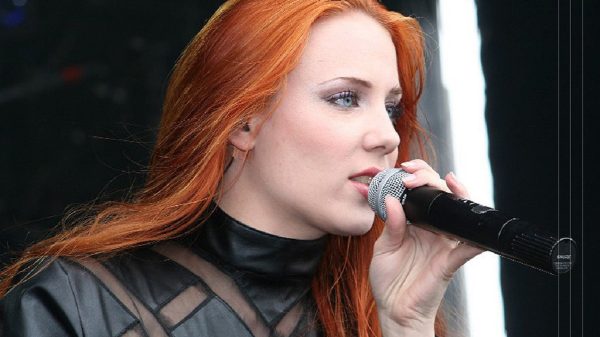 Simone Simons: A poderosa voz por trás do Épica (Divulgação/Épica)