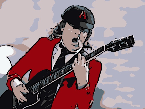 Angus Young é líder do AC/DC e um guitarrista foa do normal