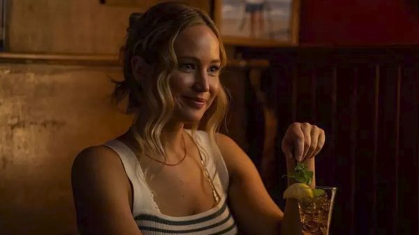 Jennifer Lawrence fez cena de nudez polêmica em 'Que Horas Eu Te Pego?'