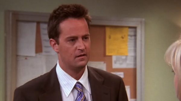 O ator Matthew Perry, o famoso Chandler de 'Friends', morreu aos 54 (Foto: Divulgação)