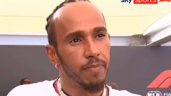 Hamilton desmentiu a fala do chefe da RBR