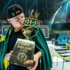 Giovanni Vianna com o troféu do Super Crown