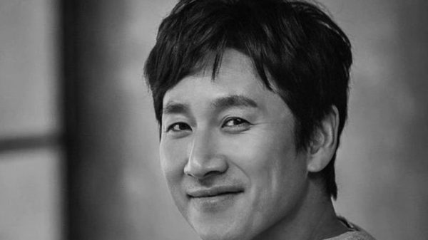 Lee Sun-kyun se destacou em Parasita