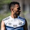 Santos quer enviar Lucas Braga para o rival