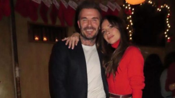 Victoria Beckham segue divertindo os fãs ao mostrar o marido