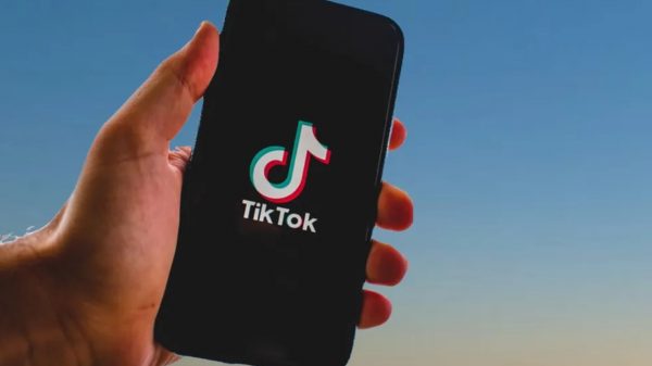 TikTok sofre multa pesada da autoridade regulatória na Itália