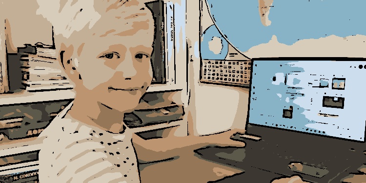 Sergey, de 7 anos, de São Petersburgo, recebeu uma oferta de emprego da Pro32, uma empresa de software
