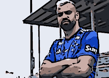 Fabrício Bruno cometeu falha decisiva em sua estreia pelo Cruzeiro e virou alvo da torcida do Flamengo