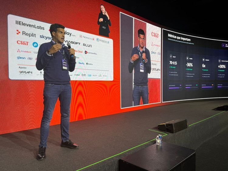 Rafael Siqueira (McKinsey) provocou o público no palco principal da StartSe ao falar de AI no desenvolvimento de software